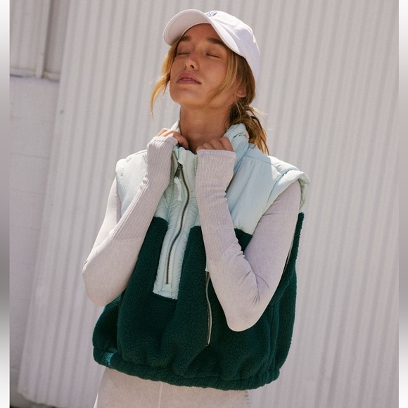 Free People Movement JOURNEY AHEAD VEST in EMERALD GARDEN/MINT - Picture 3 of 4